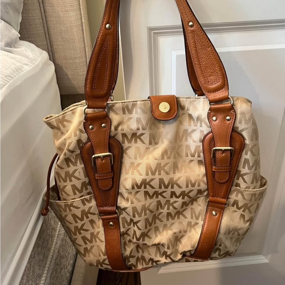 Michael Kors Cream and Brown Shoulder Bag